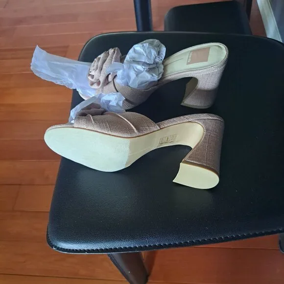 Shoes - Picture 2 of 3